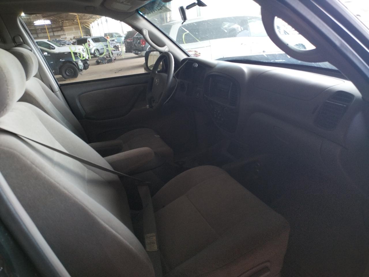 Photo 5 from auction – 2003 TOYOTA SEQUOIA SR with VIN 5TDBT44A53S154862
