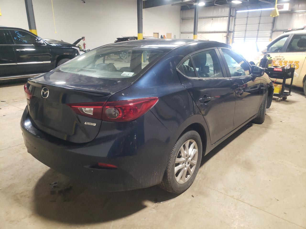 Photo 4 from auction – 2015 MAZDA 3 TOURING with VIN JM1BM1V72F1268592
