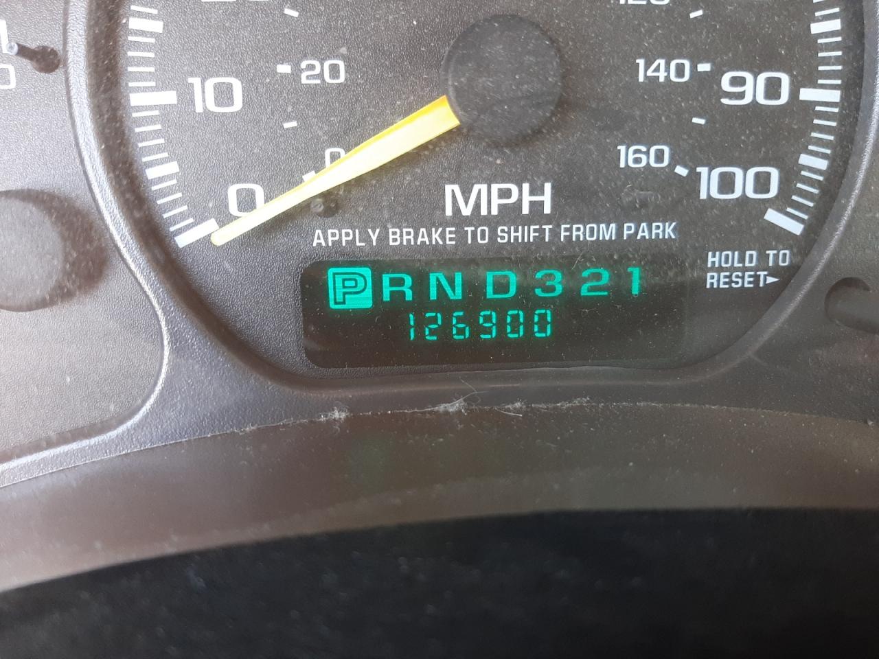 Photo 8 from auction – 2001 CHEVROLET SILVERADO with VIN 1GCEC14WX1Z126364