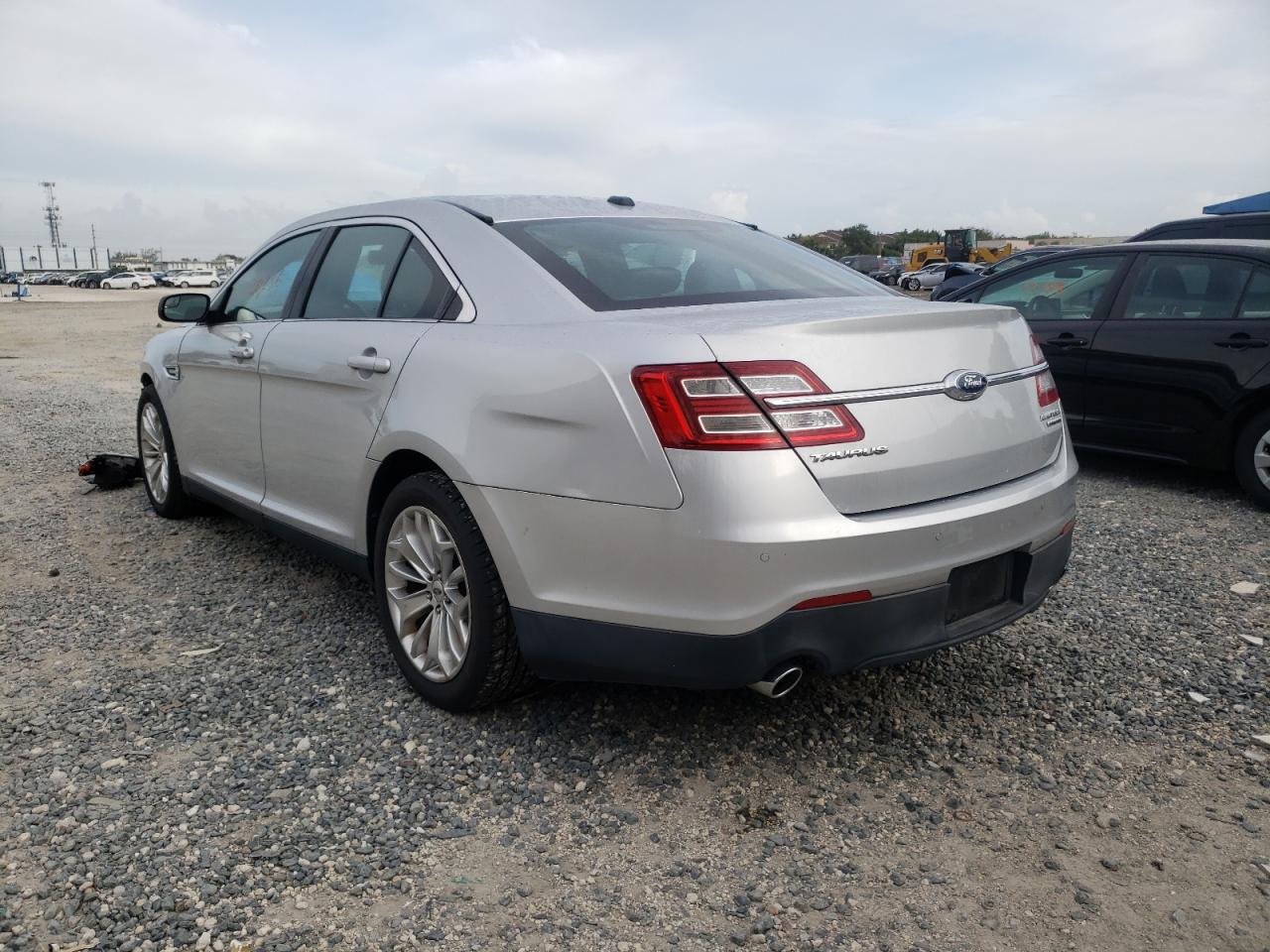 Photo 3 from auction – 2015 FORD TAURUS LIM with VIN 1FAHP2F87FG110427