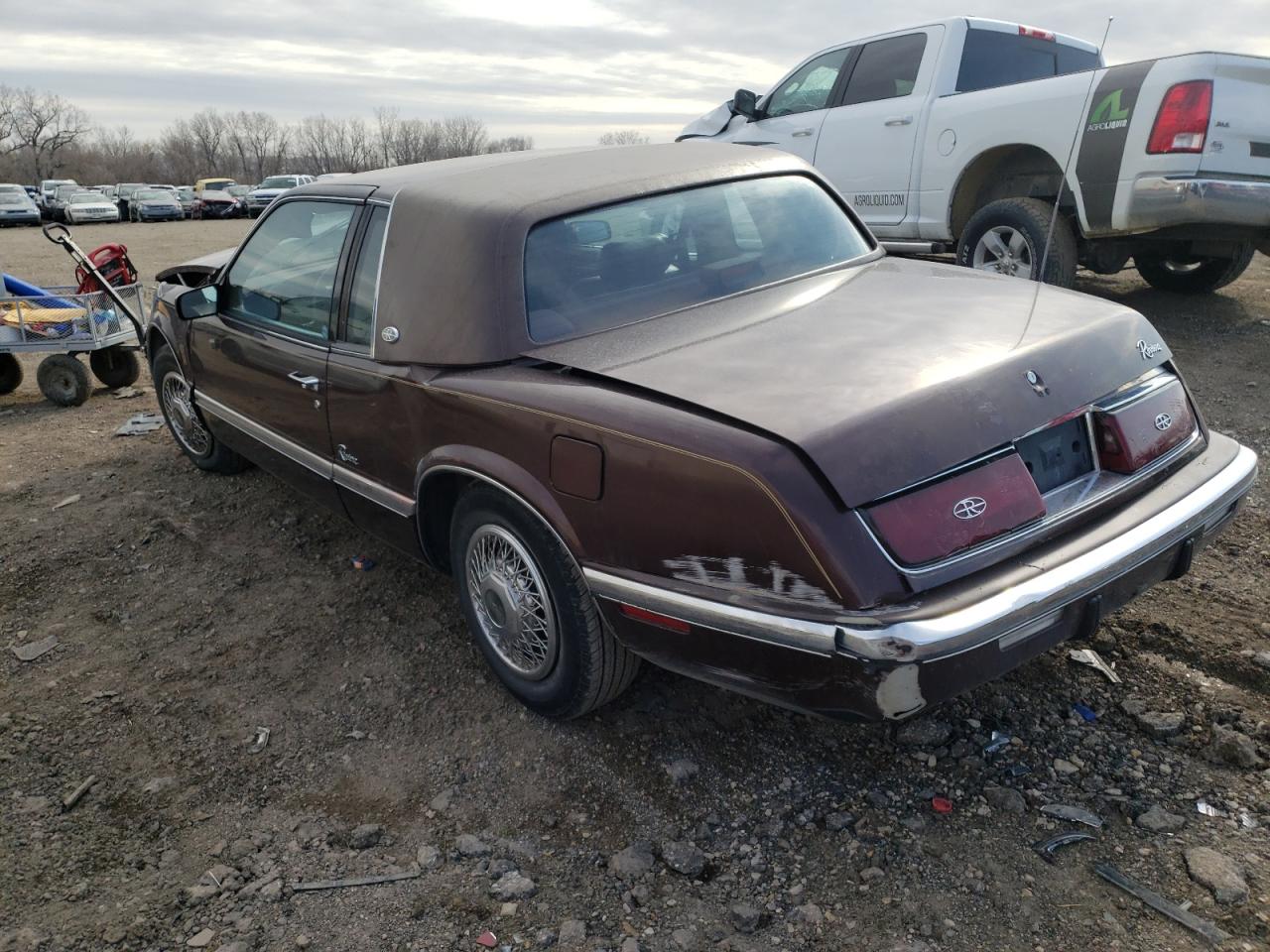 Photo 3 from auction – 1990 BUICK RIVIERA with VIN 1G4EZ13C2LU413344