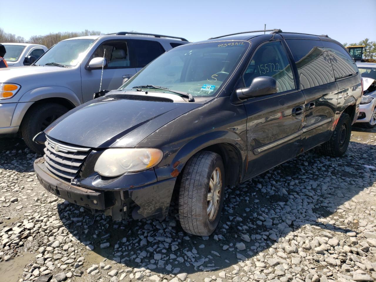 Photo 2 from auction – 2006 CHRYSLER TOWN & COU with VIN 2A8GP54L96R775481