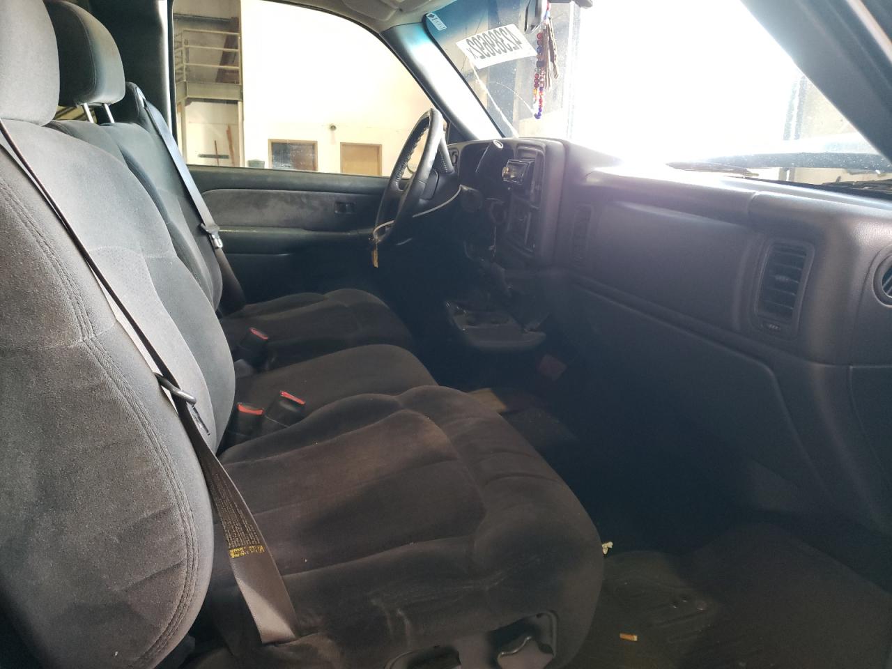 Photo 5 from auction – 2000 CHEVROLET SILVERADO with VIN 1GCEK19T8YE419215
