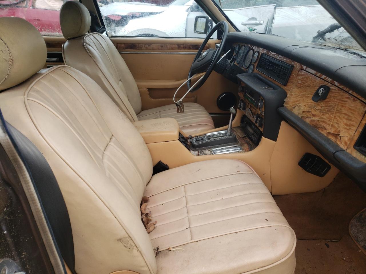 Photo 5 from auction – 1986 JAGUAR XJ6 with VIN SAJAV134XGC441445