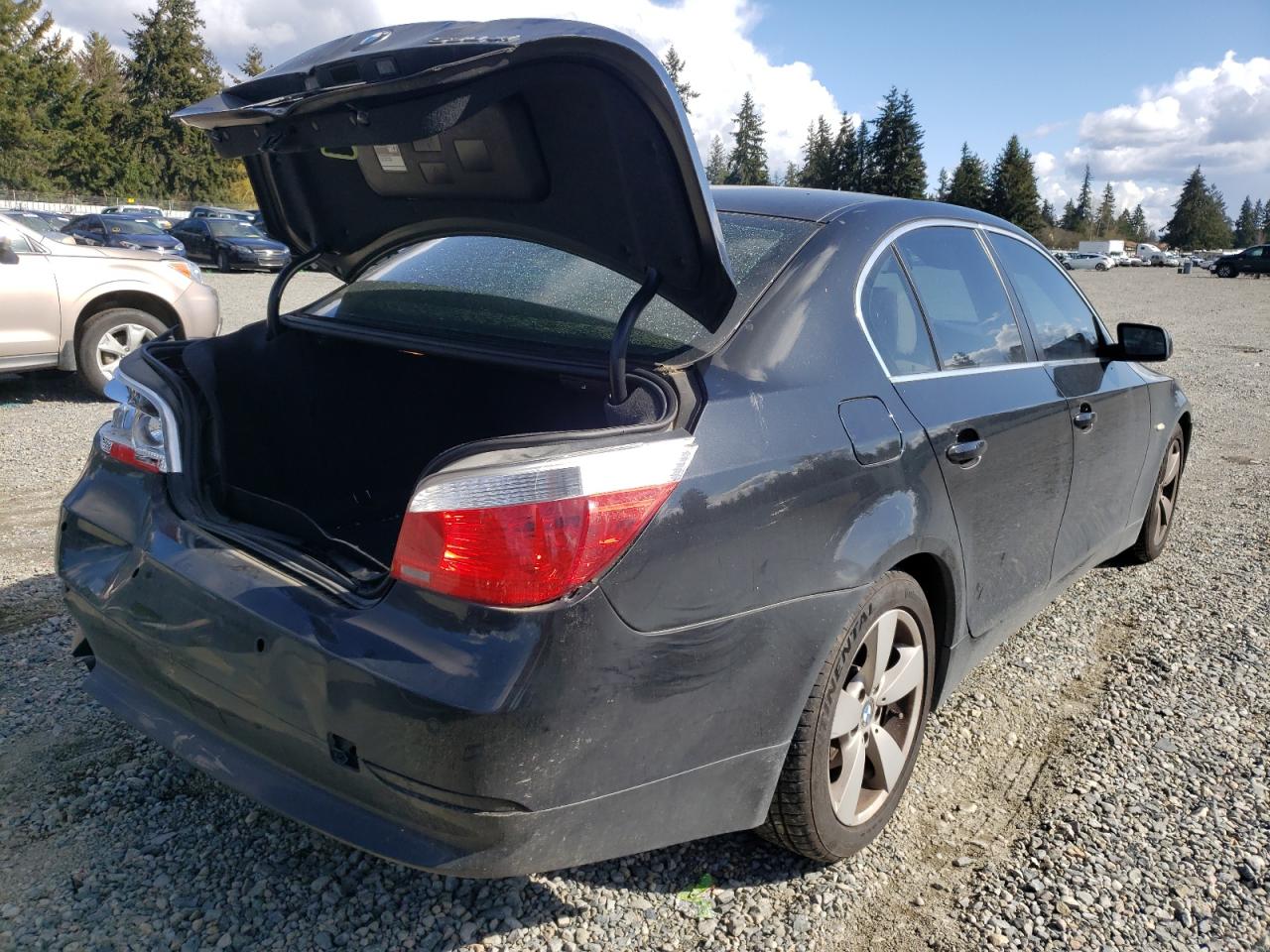 Photo 4 from auction – 2007 BMW 530 XI with VIN WBANF73547CU27336