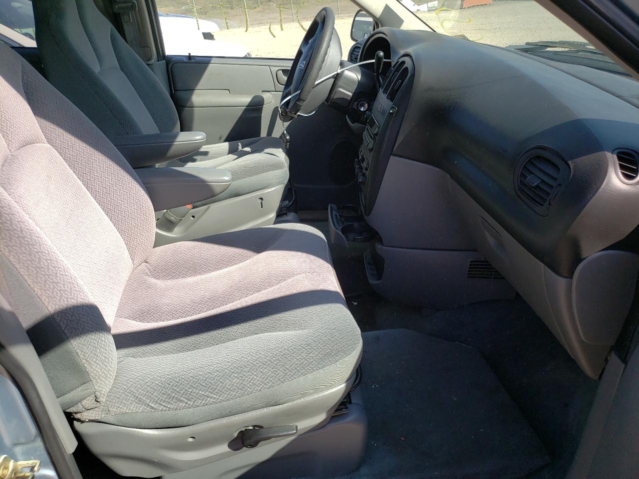 Photo 5 from auction – 2005 DODGE GRAND CARA with VIN 1D4GP24R45B282057