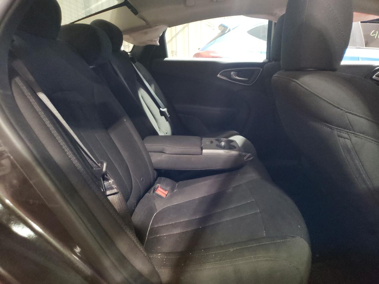 Photo 16 from auction – 2015 CHRYSLER 200 LIMITE with VIN 1C3CCCAB5FN703969