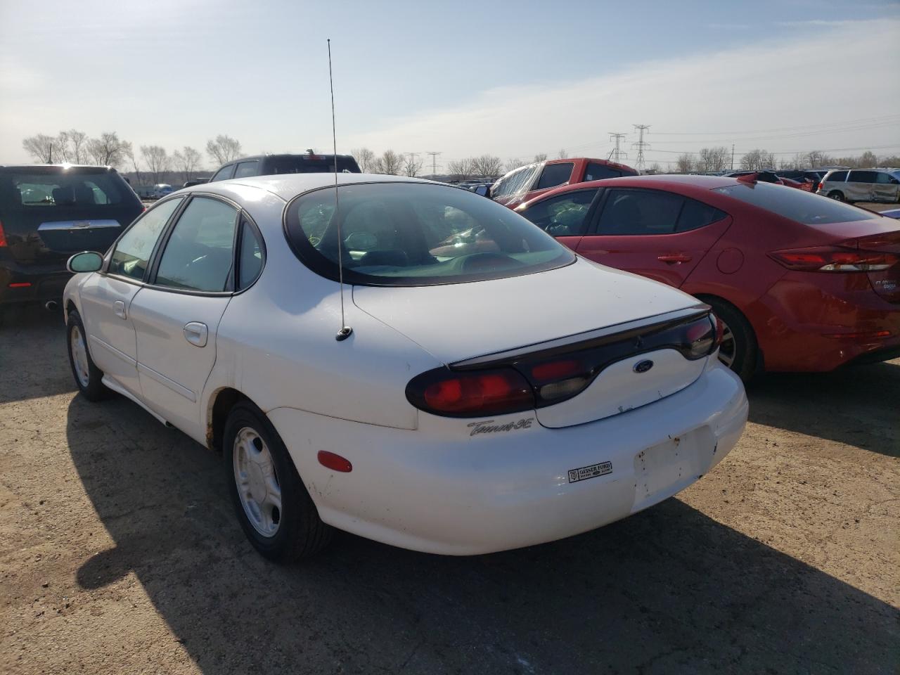 Photo 3 from auction – 1998 FORD TAURUS with VIN 1FAFP52U4WA115874