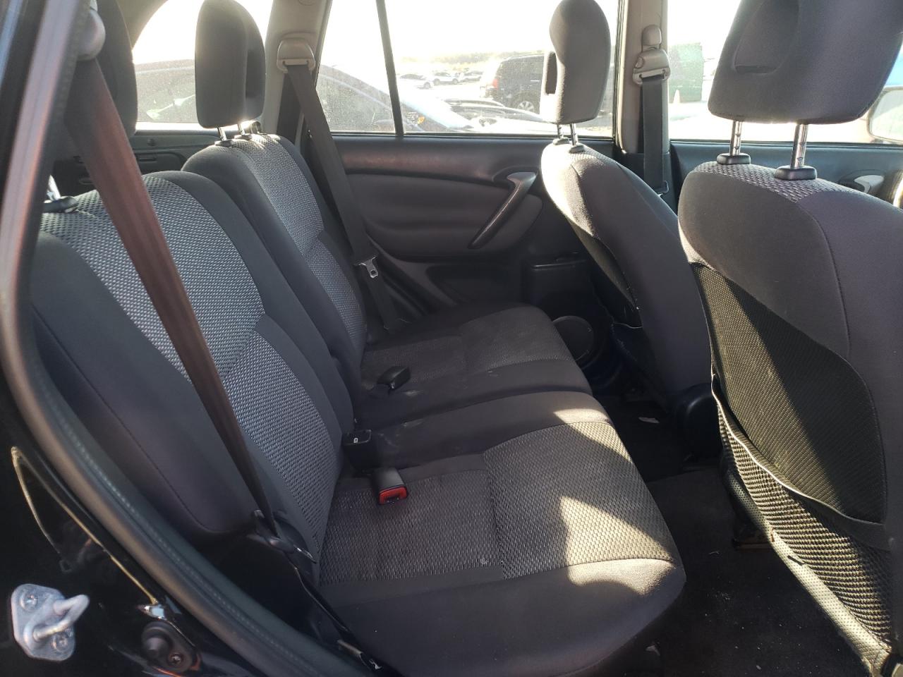 Photo 6 from auction – 2004 TOYOTA RAV4 with VIN JTEGD20V540002449