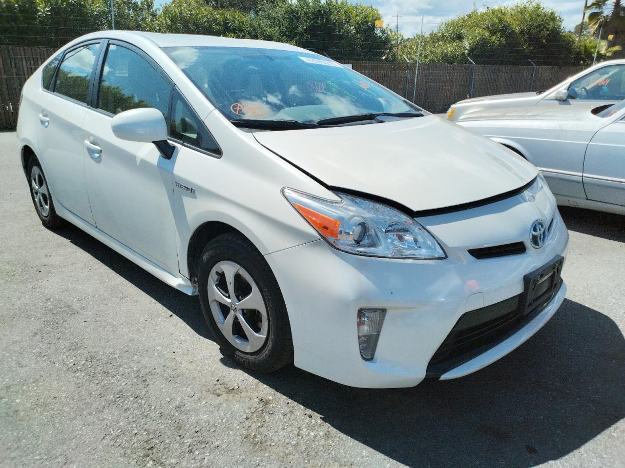 TOYOTA PRIUS 2015 with VIN JTDKN3DU7F0431646 - Photo from auction