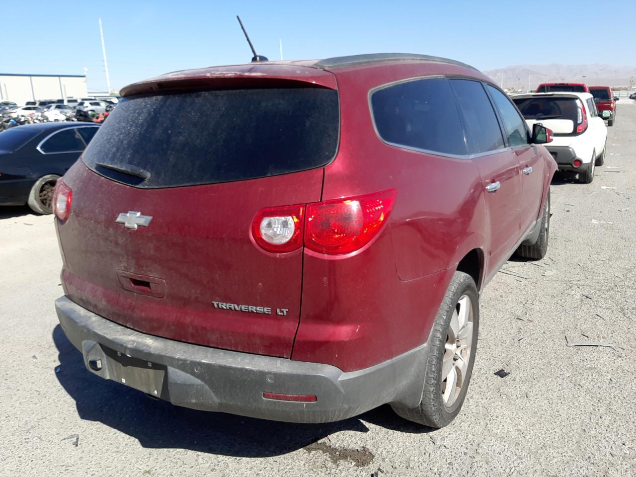 Photo 4 from auction – 2011 CHEVROLET TRAVERSE L with VIN 1GNKRGED4BJ103252