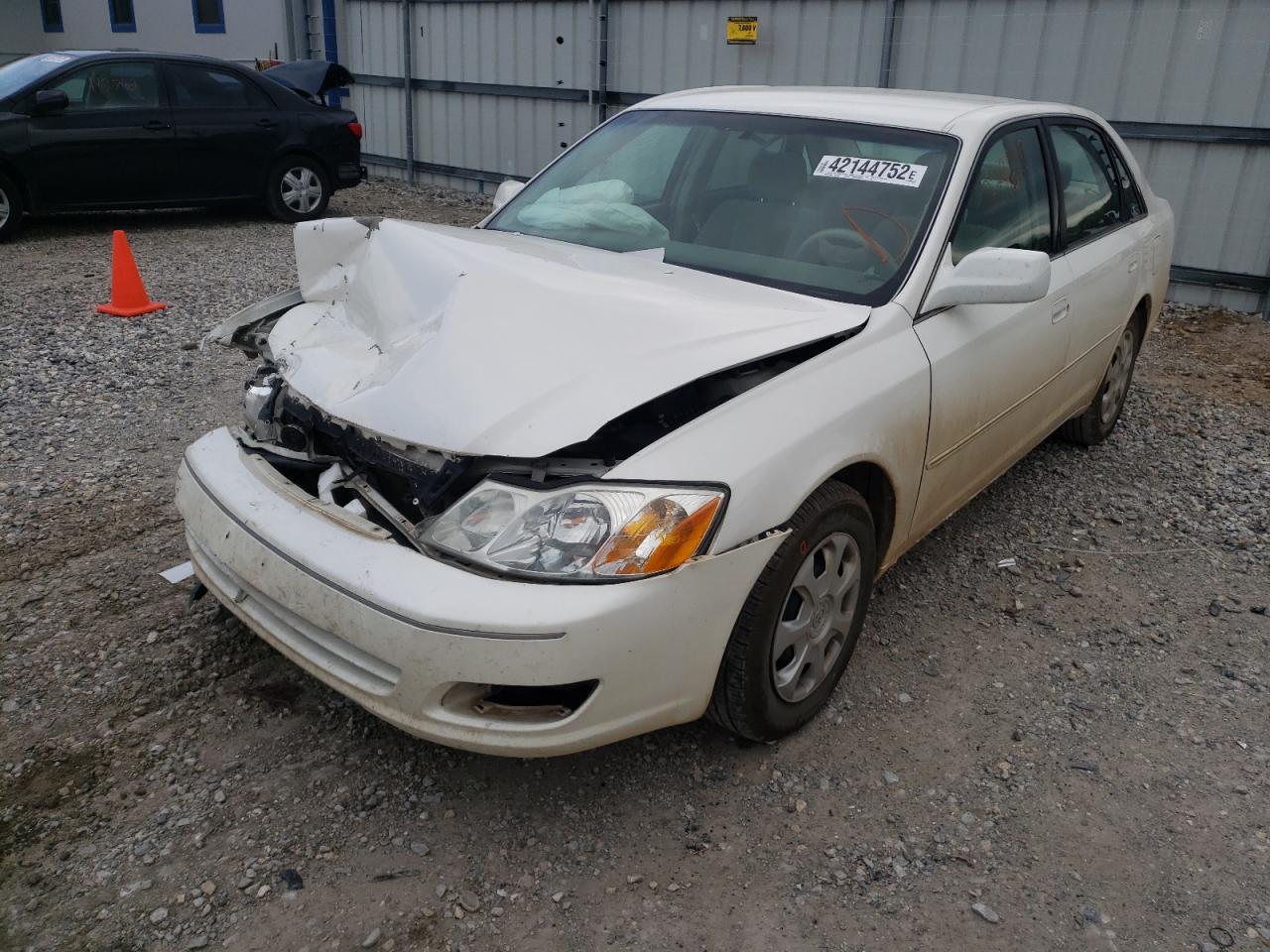 Photo 2 from auction – 2001 TOYOTA AVALLON with VIN 4T1BF28B81U167401