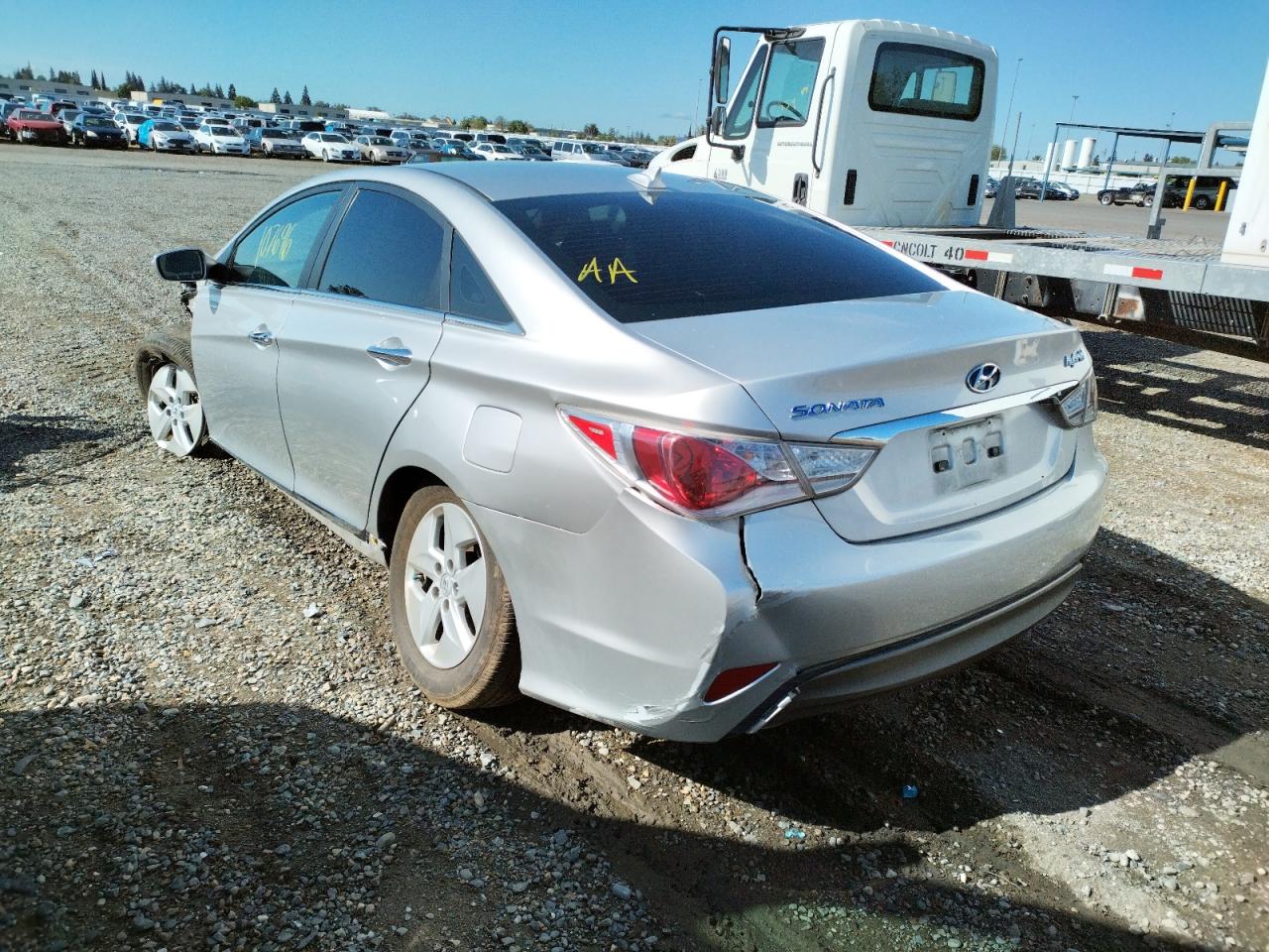 Photo 3 from auction – 2012 HYUNDAI SONATA HYB with VIN KMHEC4A47CA033139