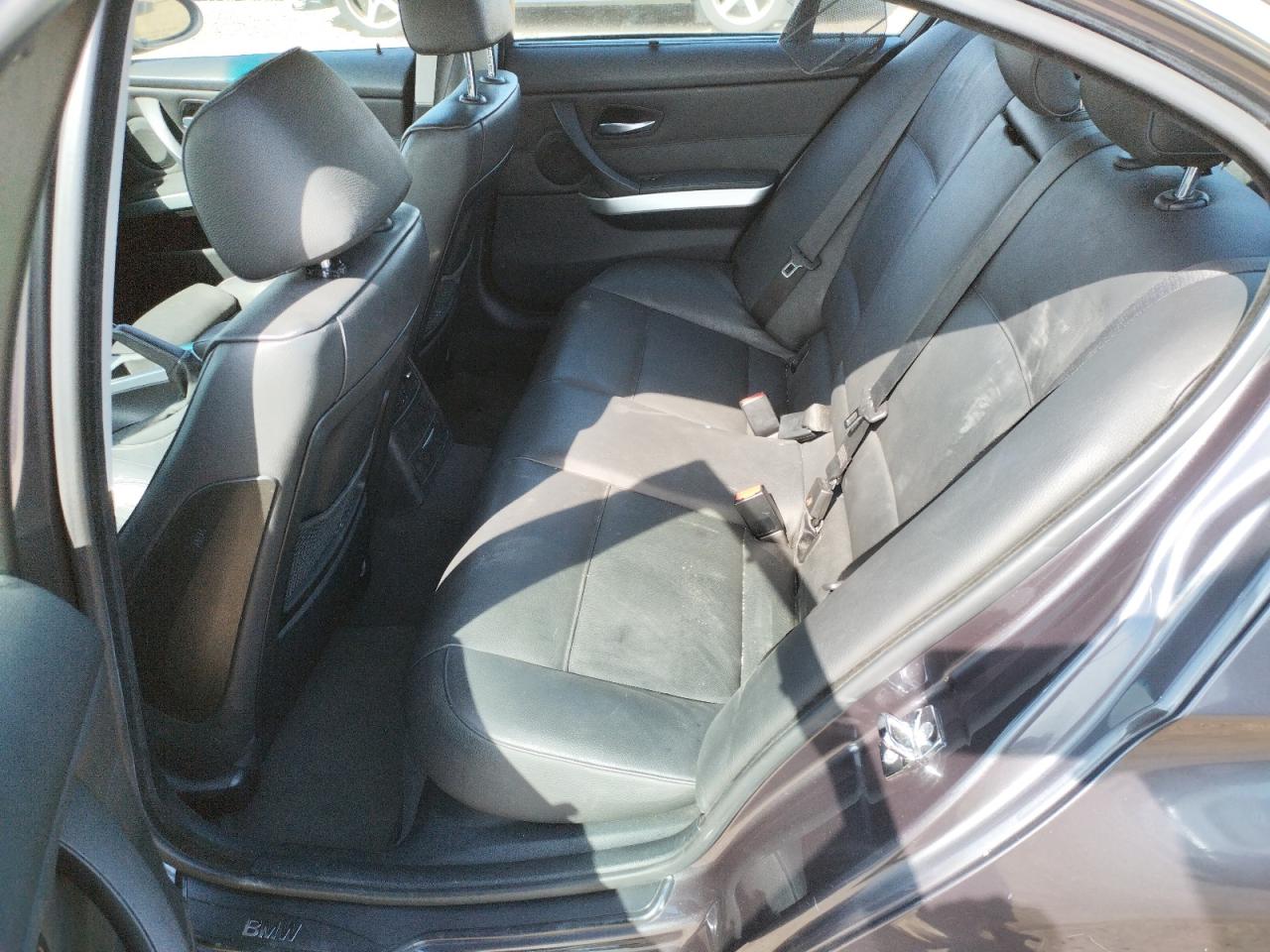 Photo 6 from auction – 2006 BMW 330 I with VIN WBAVB33596AZ85794