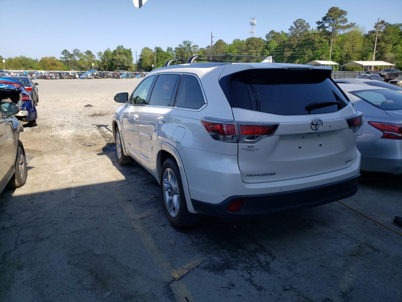 Photo 3 from auction – 2016 TOYOTA HIGHLANDER with VIN 5TDYKRFH8GS120828