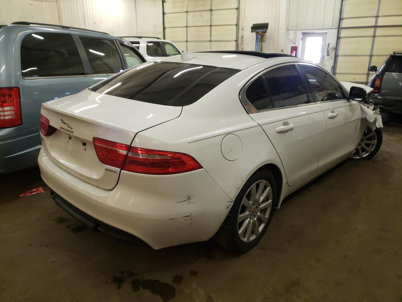 Photo 4 from auction – 2019 JAGUAR XE with VIN SAJAR4FX2KCP49696