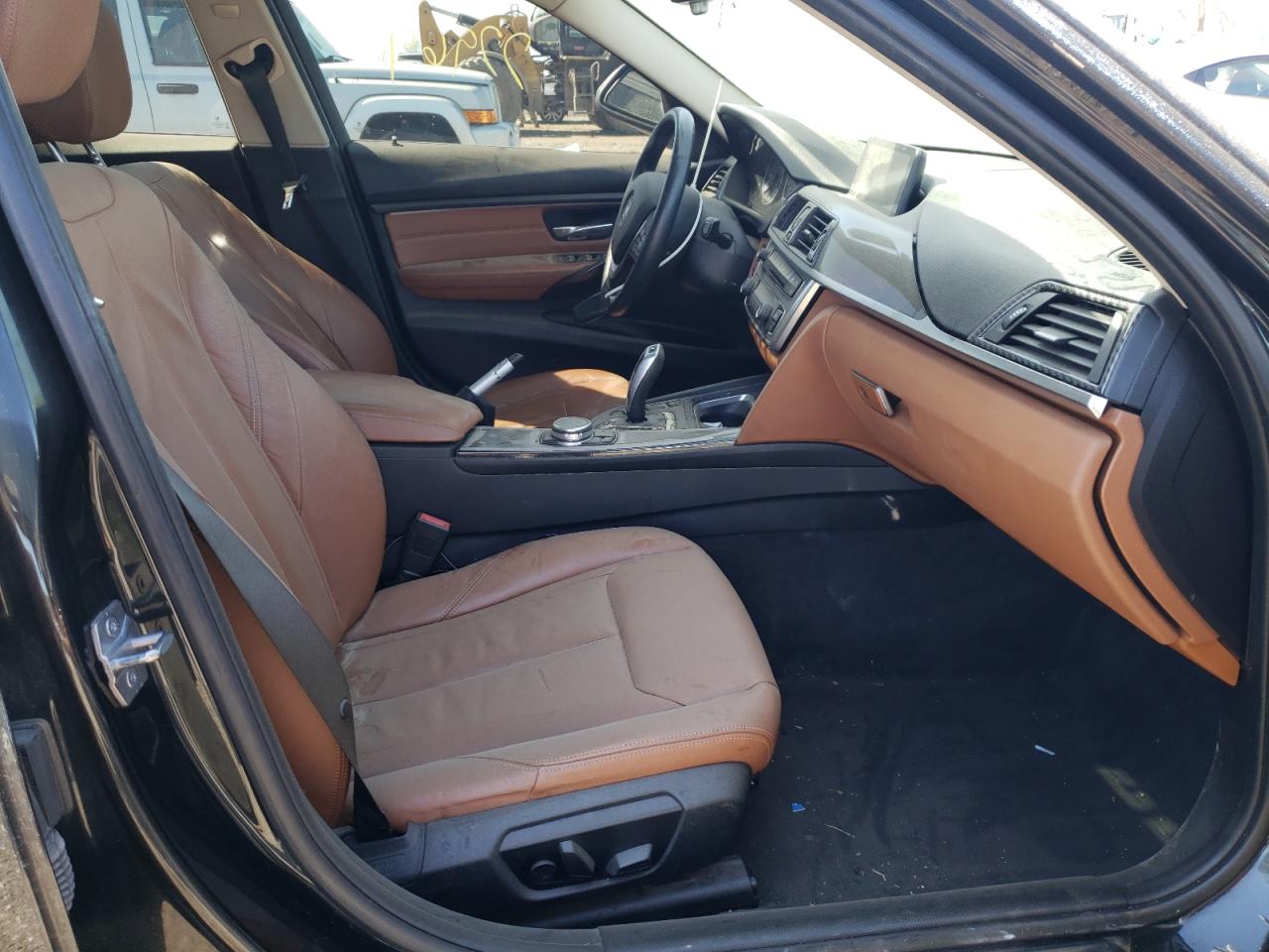 Photo 5 from auction – 2014 BMW 335 XI with VIN WBA3B9C55EP458793