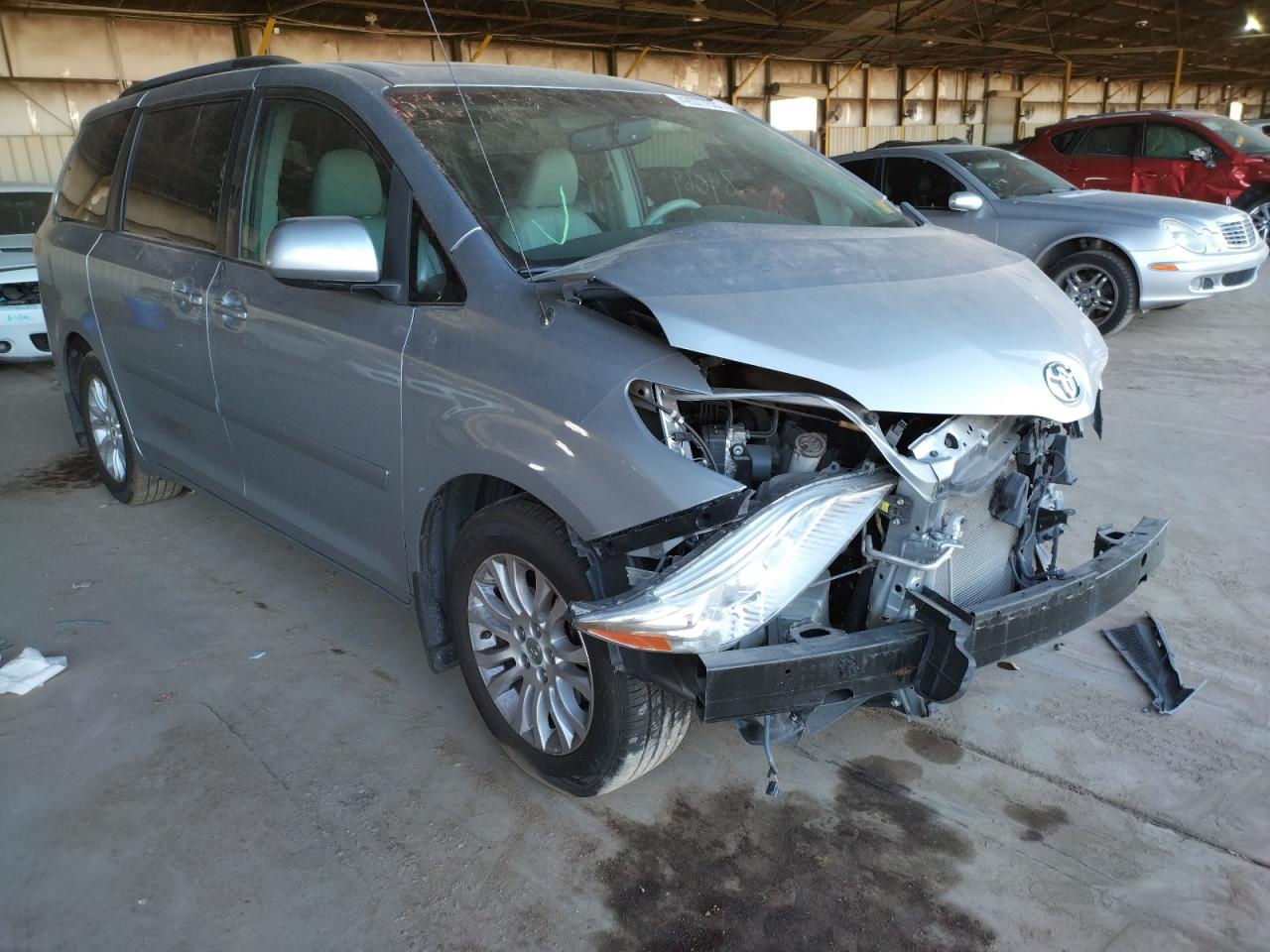 TOYOTA SIENNA XLE 2013 with VIN 5TDYK3DCXDS293539 - Photo from auction