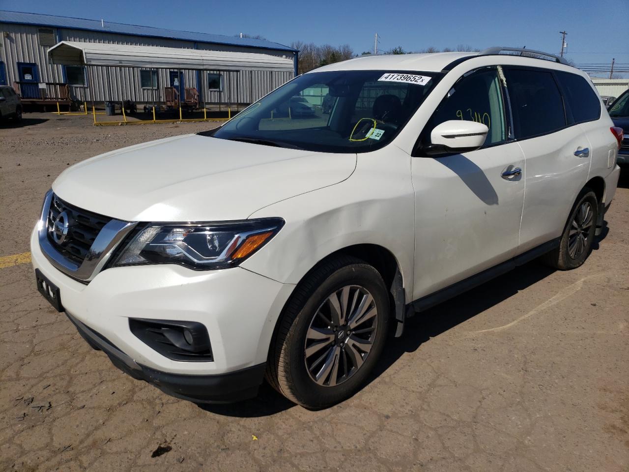 Photo 2 from auction – 2017 NISSAN PATHFINDER with VIN 5N1DR2MM4HC691409