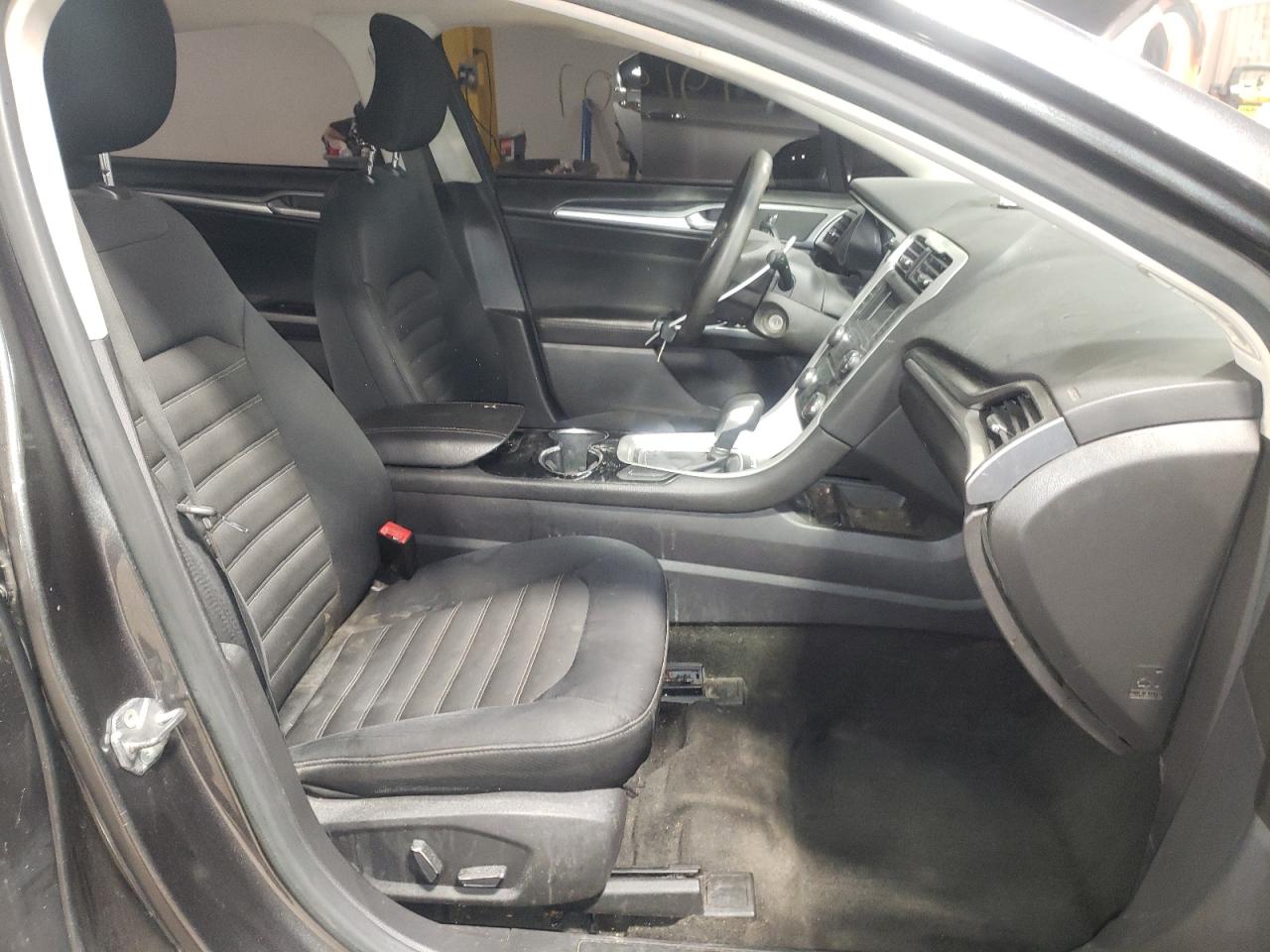 Photo 5 from auction – 2015 FORD FUSION SE with VIN 1FA6P0HD3F5116744