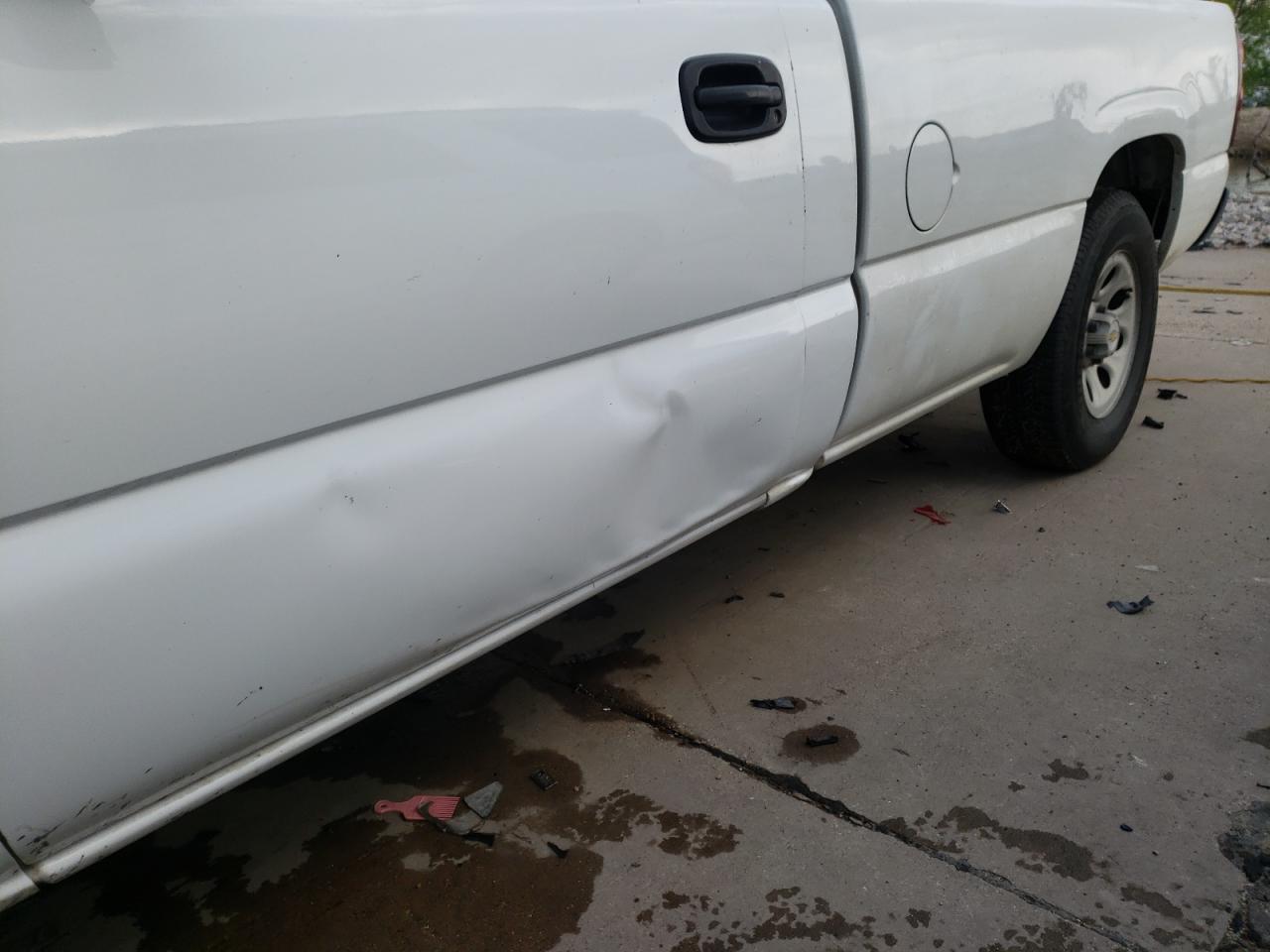 Photo 9 from auction – 2005 CHEVROLET SILVERADO with VIN 1GCEC14V55Z280378