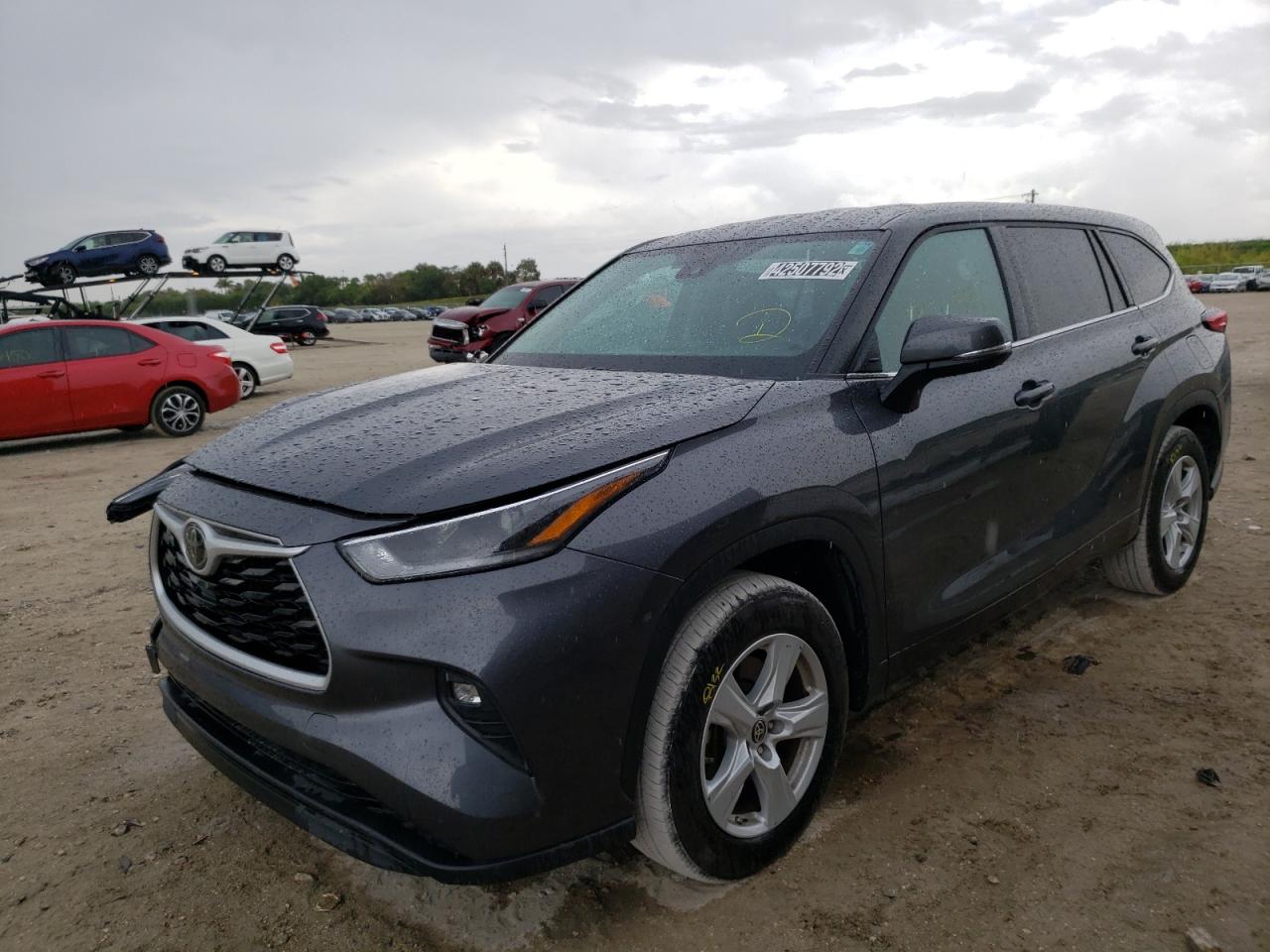 Photo 2 from auction – 2021 TOYOTA HIGHLANDER with VIN 5TDZZRAH1MS515825