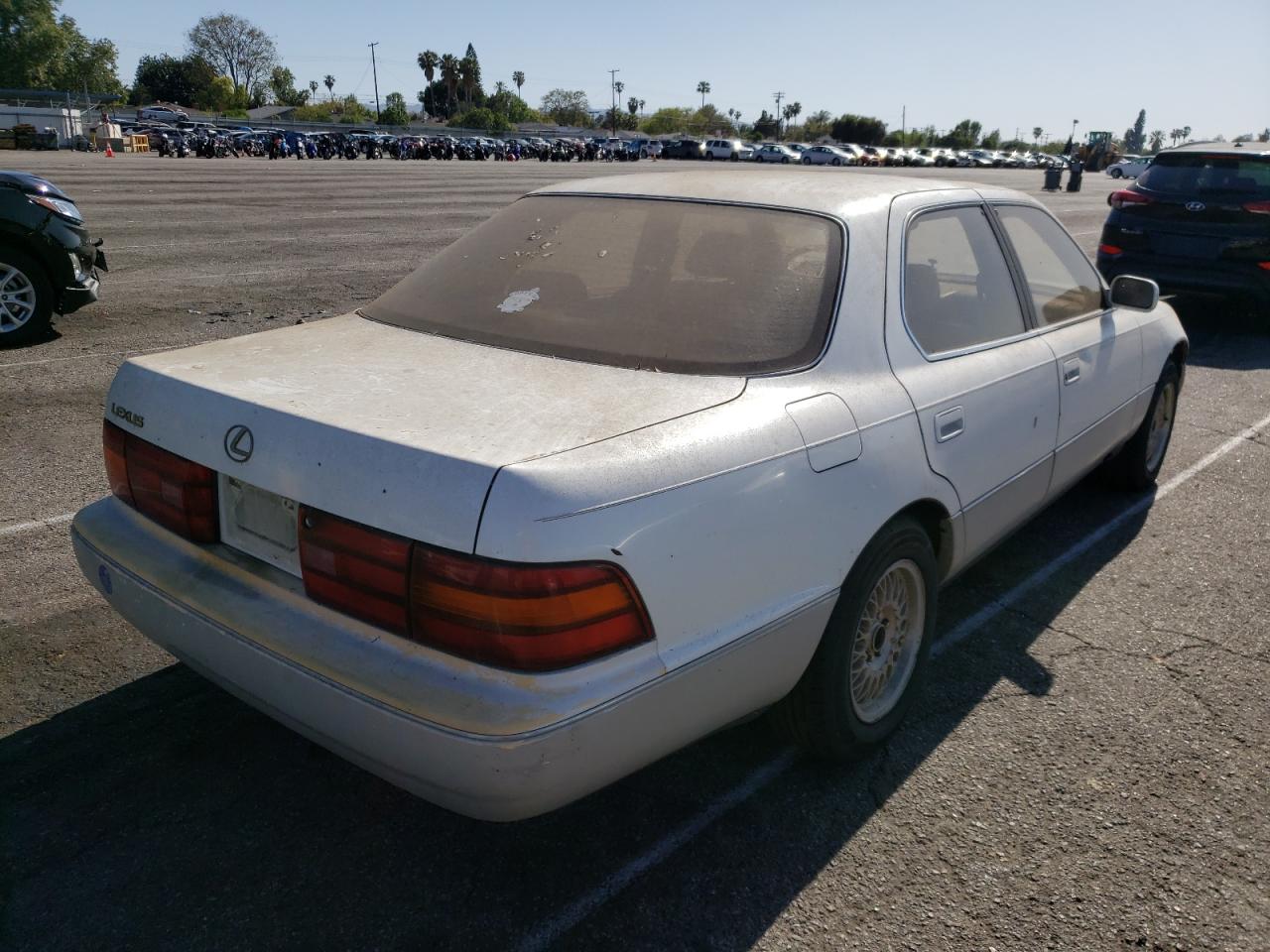 Photo 4 from auction – 1992 LEXUS LS 400 with VIN JT8UF11EXN0142331