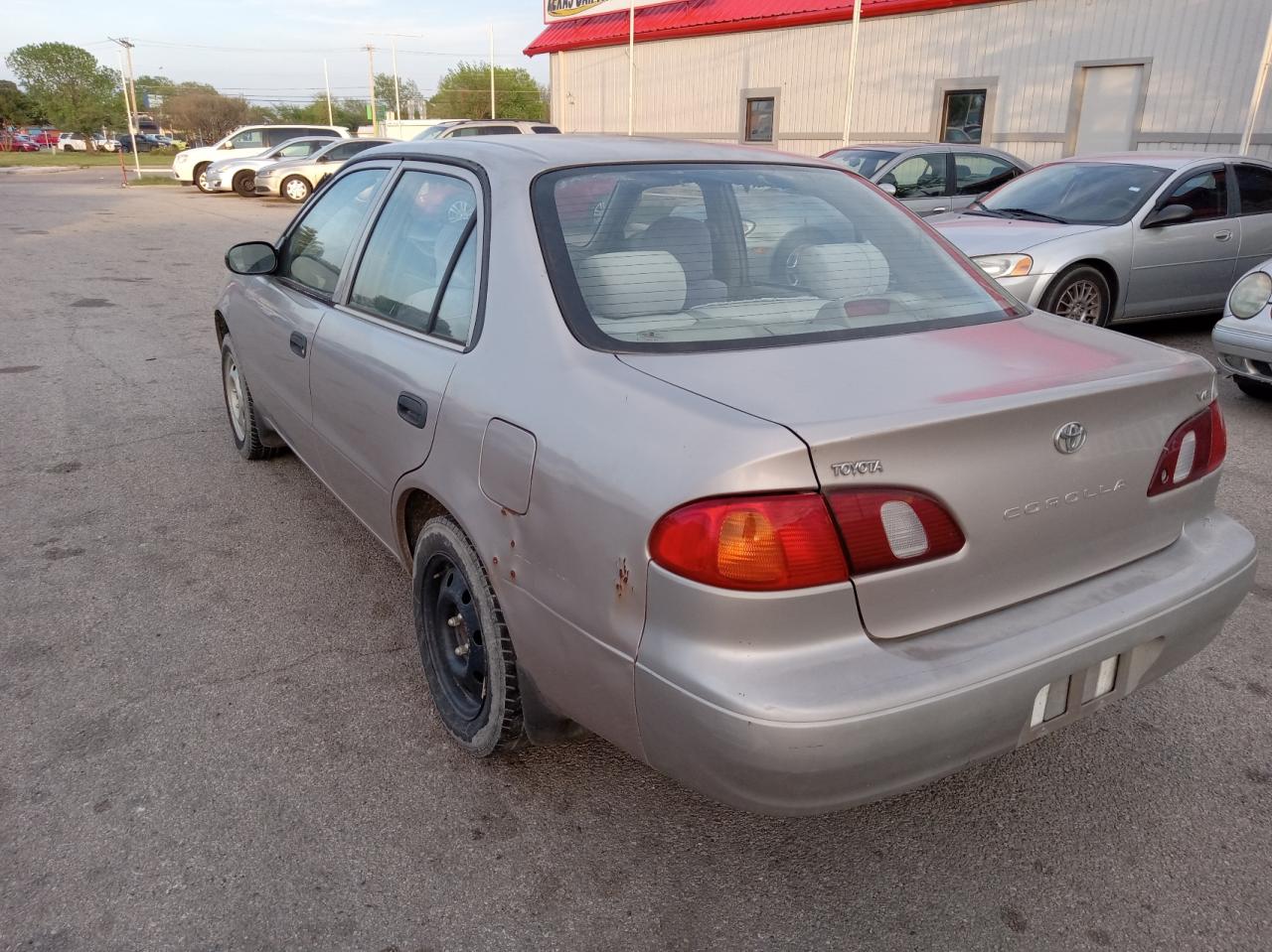 Photo 3 from auction – 2000 TOYOTA COROLLA VE with VIN 1NXBR12E9YZ356931