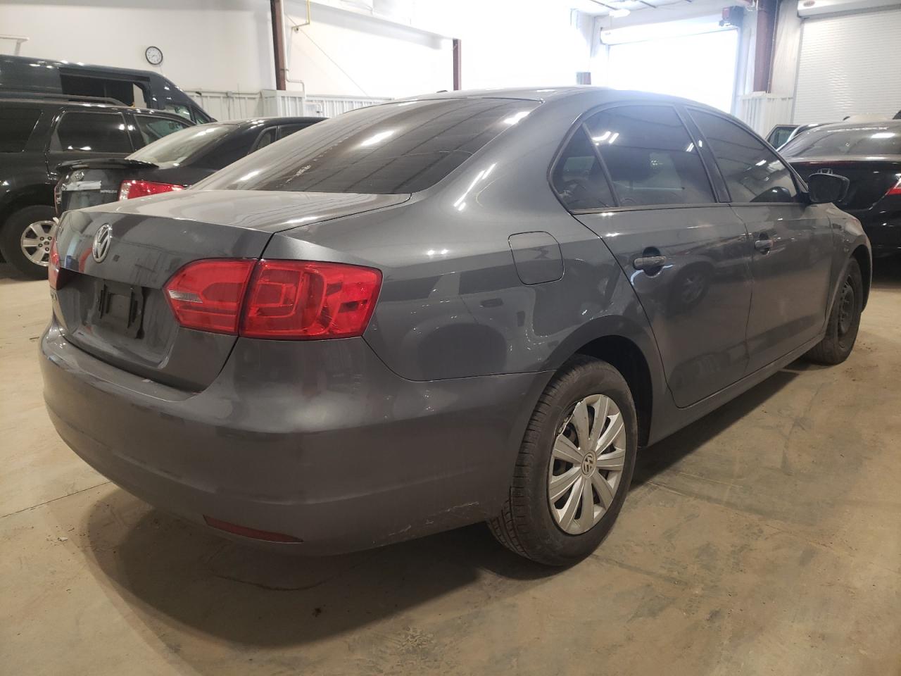 Photo 4 from auction – 2014 VOLKSWAGEN JETTA BASE with VIN 3VW2K7AJ0EM327521