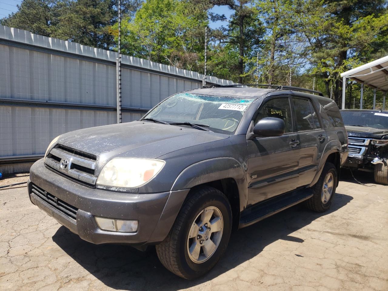 Photo 2 from auction – 2005 TOYOTA 4RUNNER SR with VIN JTEZU14R250051500