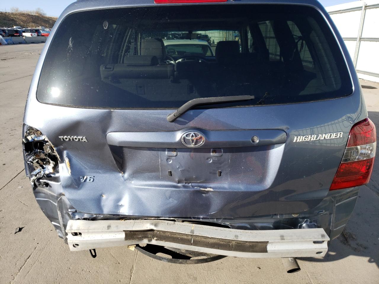 Photo 9 from auction – 2004 TOYOTA HIGHLANDER with VIN JTEDP21AX40027806