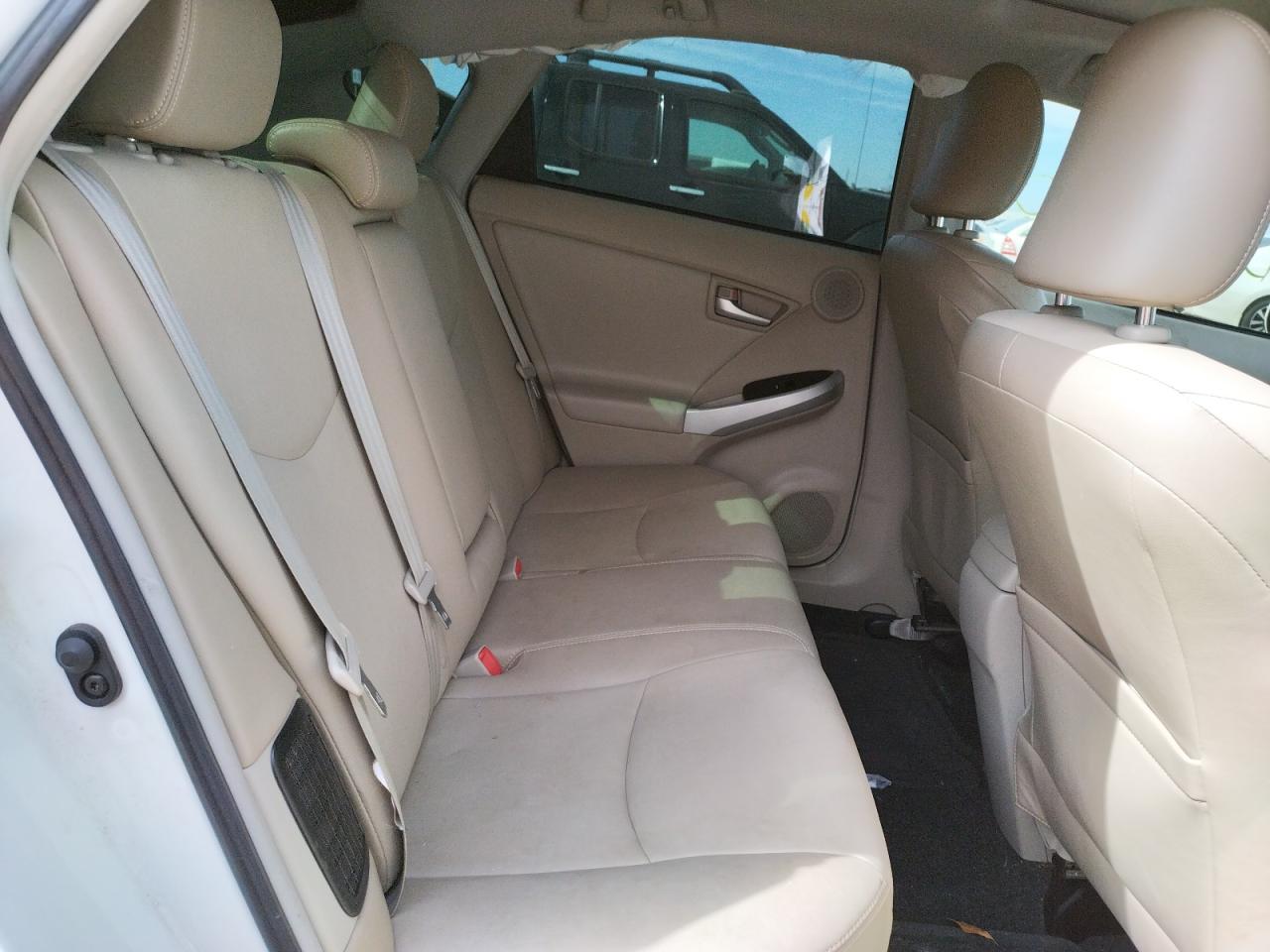 Photo 6 from auction – 2014 TOYOTA PRIUS with VIN JTDKN3DU1E1762134