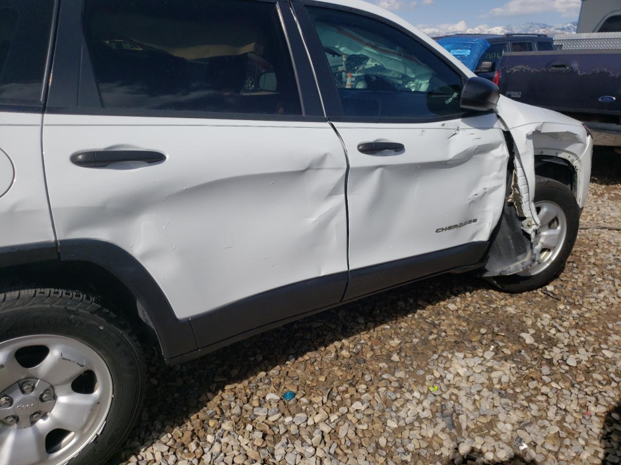 Photo 9 from auction – 2014 JEEP CHEROKEE S with VIN 1C4PJLAB3EW279929