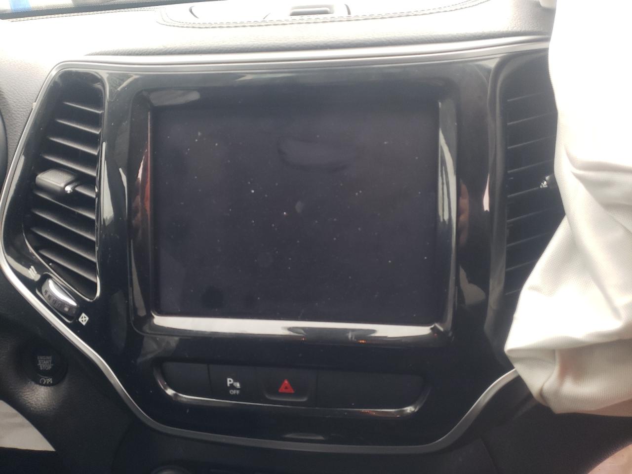 Photo 9 from auction – 2019 JEEP CHEROKEE L with VIN 1C4PJLDB3KD339727