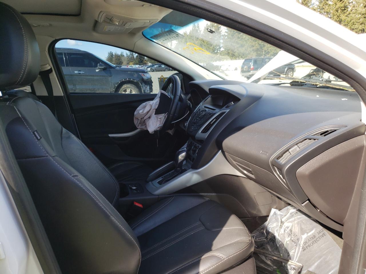 Photo 5 from auction – 2014 FORD FOCUS SE with VIN 1FADP3K21EL162700