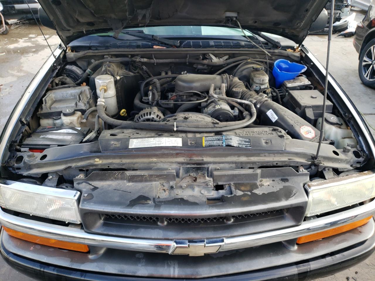 Photo 7 from auction – 2004 CHEVROLET BLAZER with VIN 1GNCS18XX4K166655
