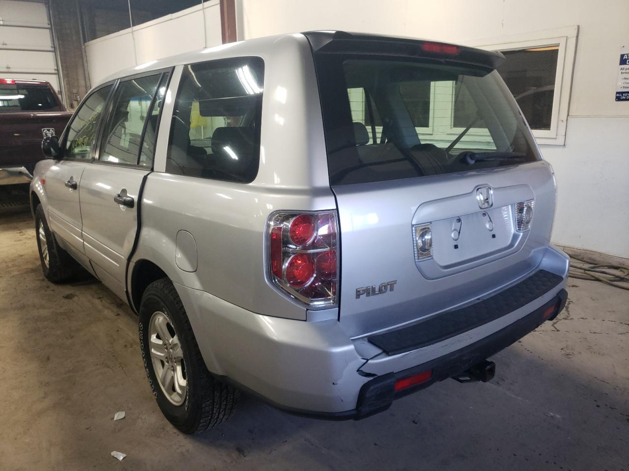 Photo 3 from auction – 2007 HONDA PILOT LX with VIN 5FNYF28167B008738