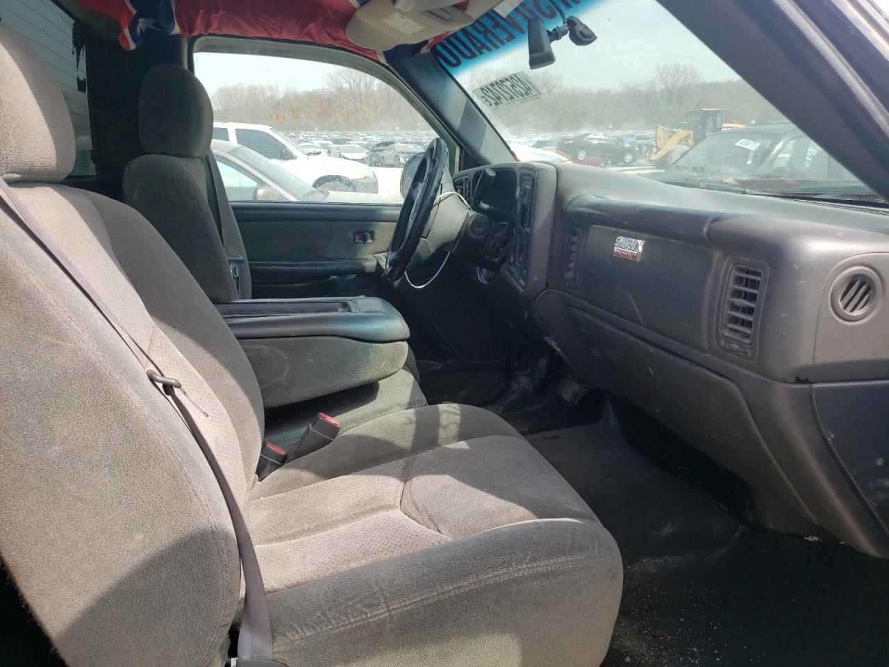 Photo 5 from auction – 2003 CHEVROLET SILVERADO with VIN 1GCEK14T63Z137017