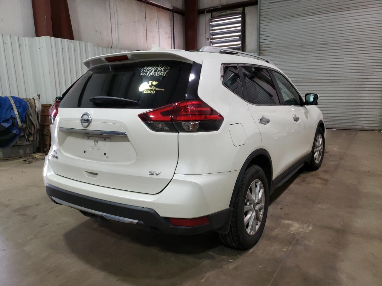 Photo 4 from auction – 2017 NISSAN ROGUE SV with VIN 5N1AT2MN4HC757745