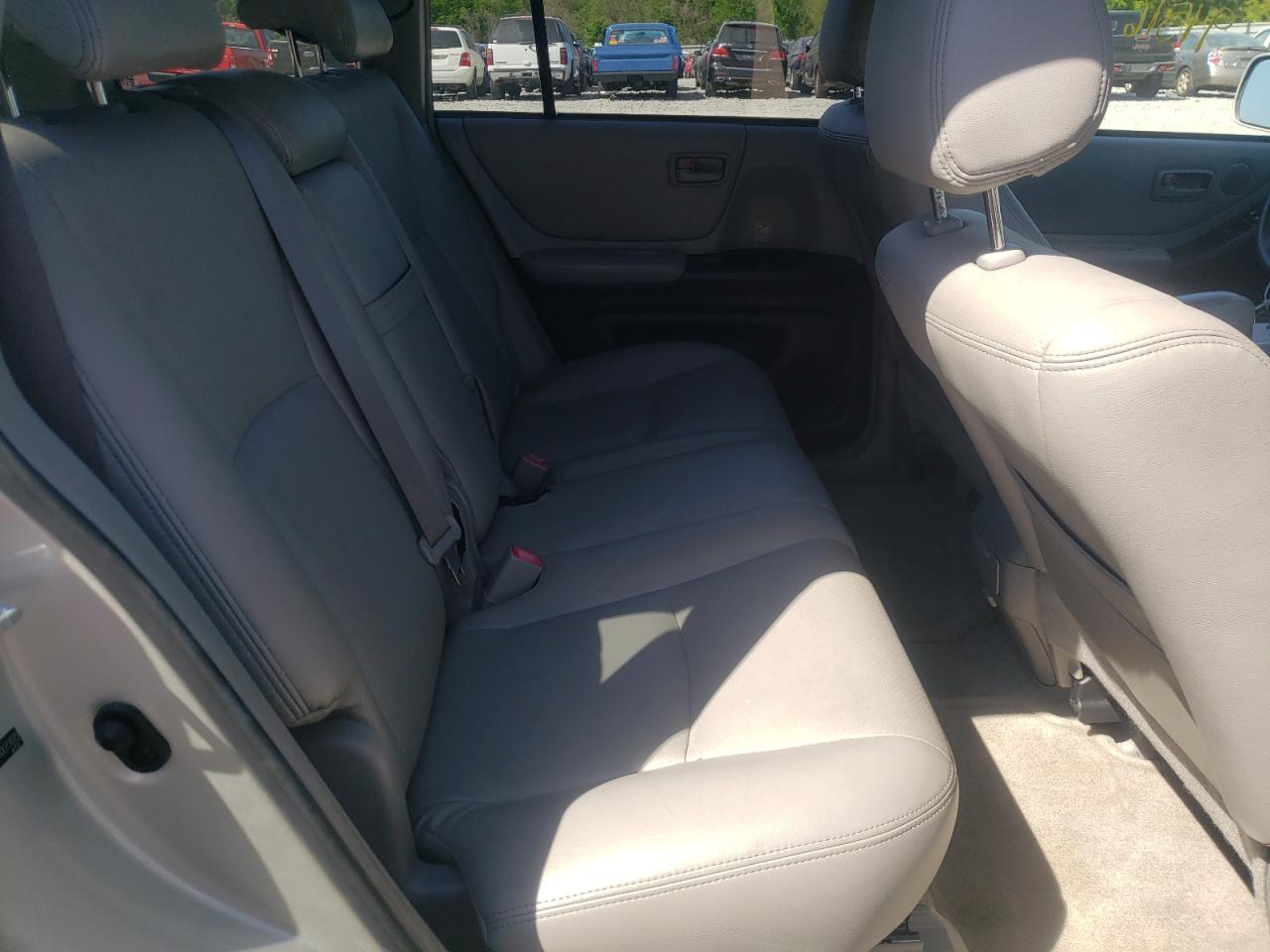 Photo 6 from auction – 2005 TOYOTA HIGHLANDER with VIN JTEGP21A150077072