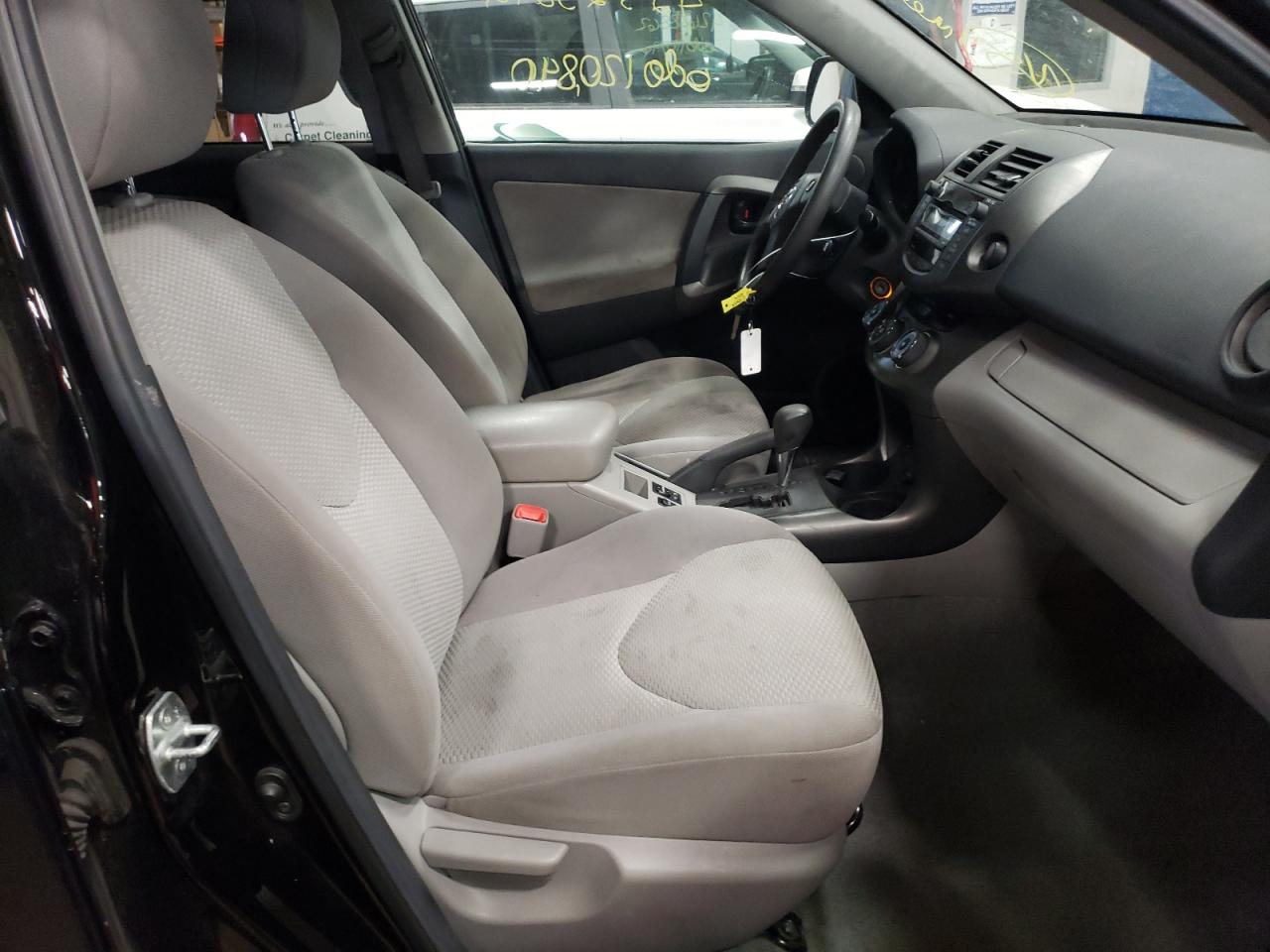 Photo 5 from auction – 2011 TOYOTA RAV4 with VIN 2T3BF4DV0BW133974