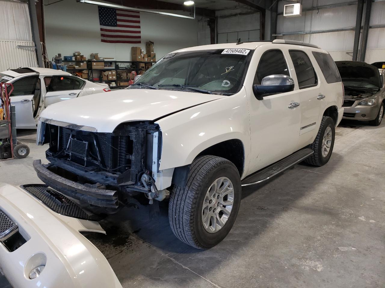 Photo 2 from auction – 2011 GMC YUKON DENA with VIN 1GKS2EEF6BR206746