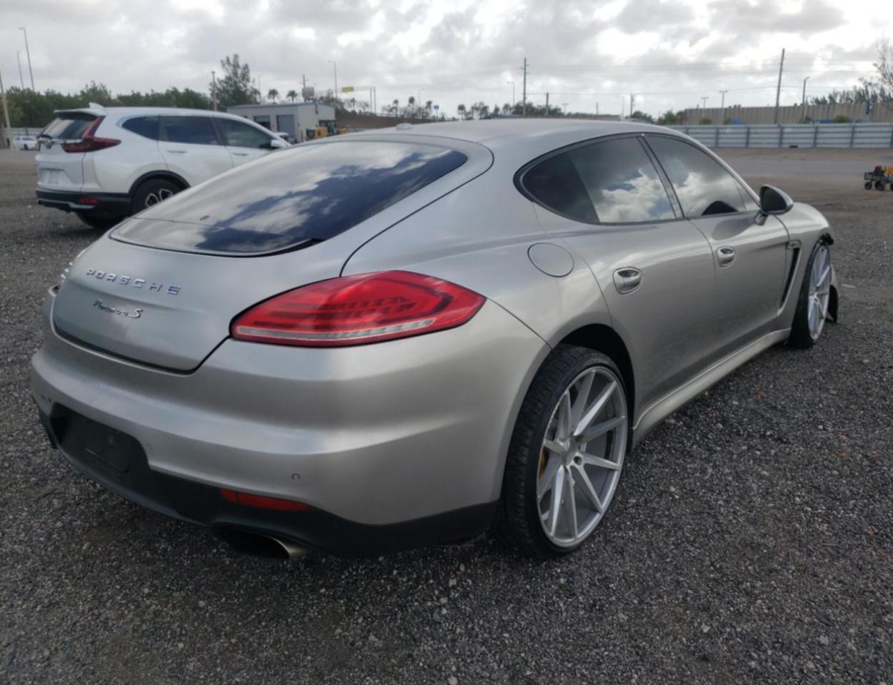 Photo 4 from auction – 2013 PORSCHE PANAMERA 2 with VIN WP0AA2A74DL011306
