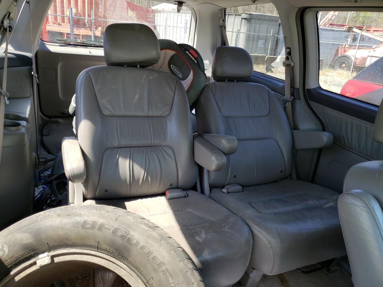 Photo 6 from auction – 2003 HONDA ODYSSEY EX with VIN 5FNRL18773B032424