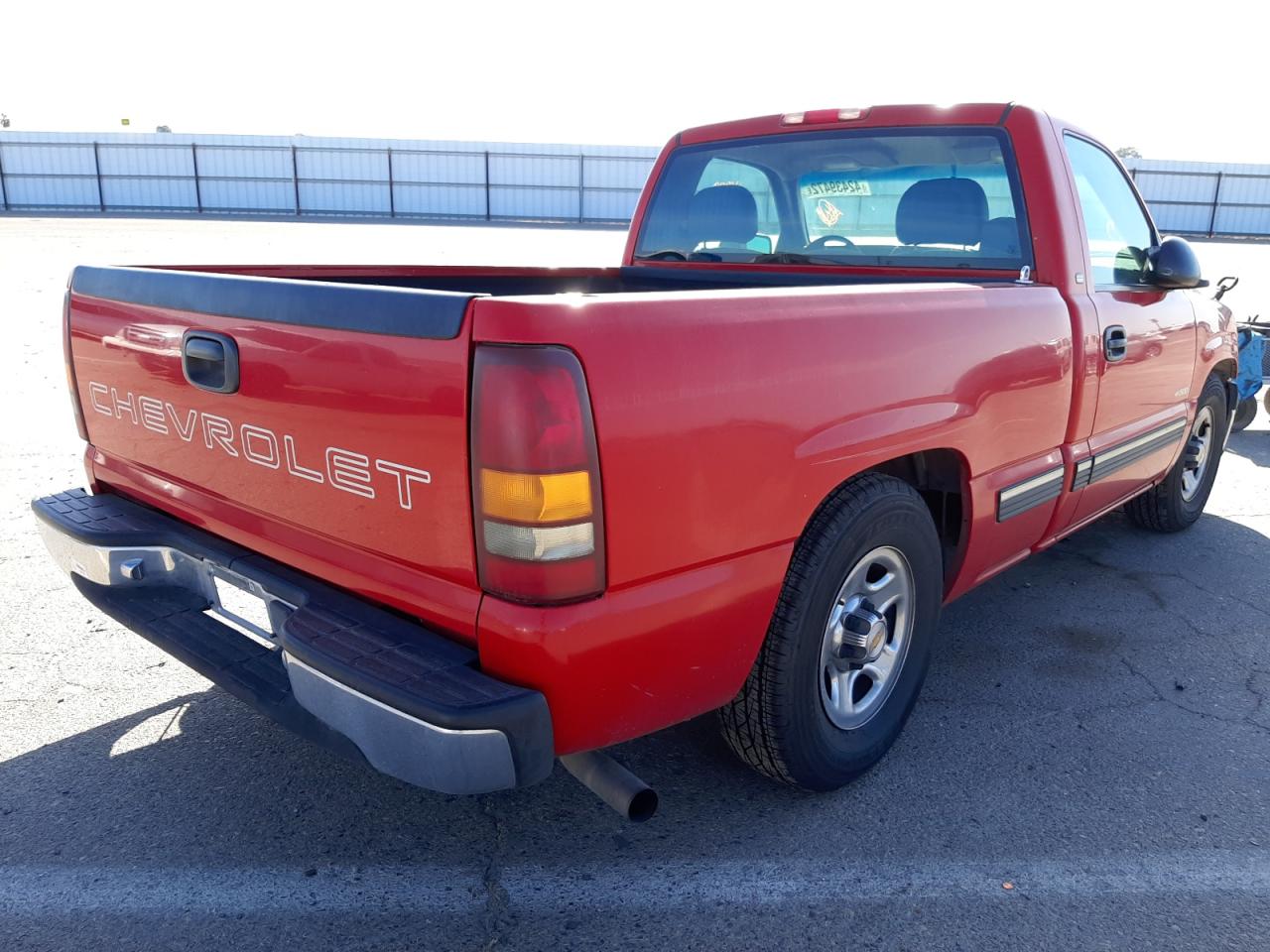 Photo 4 from auction – 2001 CHEVROLET SILVERADO with VIN 1GCEC14WX1Z126364