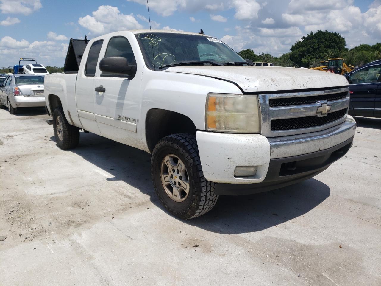 CHEVROLET SILVERADO 2007 with VIN 2GCEC19C871656431 - Photo from auction