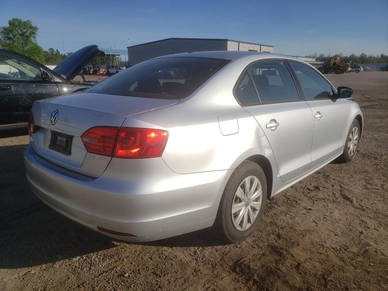Photo 4 from auction – 2014 VOLKSWAGEN JETTA BASE with VIN 3VW2K7AJ0EM332038