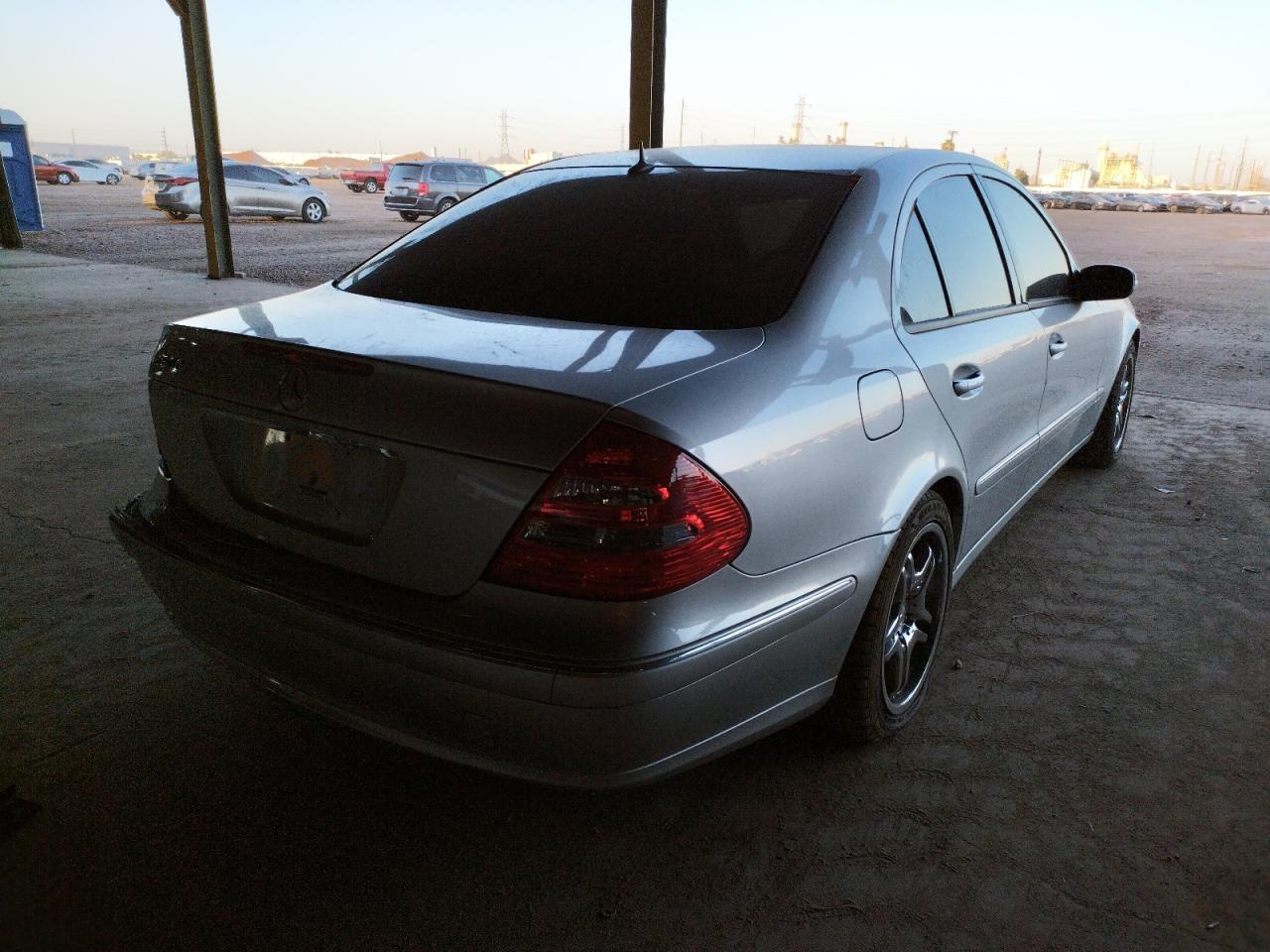 Photo 4 from auction – 2004 MERCEDES-BENZ E 500 with VIN WDBUF70J94A437690