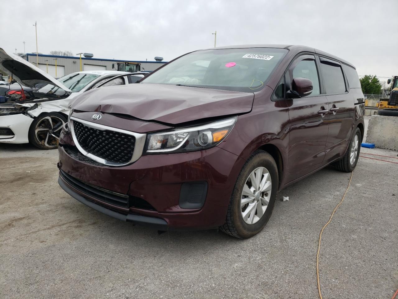 Photo 2 from auction – 2017 KIA SEDONA LX with VIN KNDMB5C19H6228438