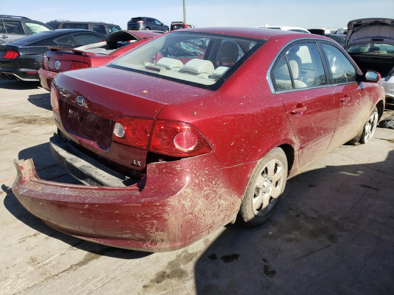Photo 4 from auction – 2008 KIA OPTIMA LX with VIN KNAGE123085258172